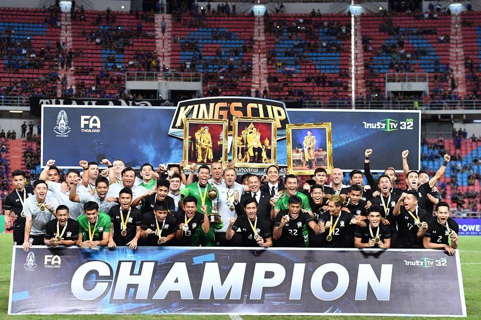 Thái Lan bảo vệ thành công chức vô địch King's Cup sau chiến thắng trong loạt sút luân lưu trước Belarus – Football Tribe Asia