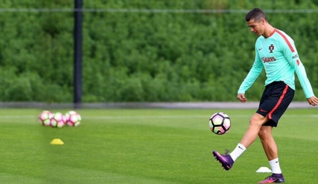 Kỹ thuật 2: Kỹ thuật JUMP cơ bản và cách DỄ NHẤT để tung hứng bóng [Chương trình huấn luyện bóng đá dành cho thanh thiếu niên]