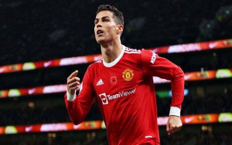 Những cầu thủ đẹp trai nhất thế giới: CR7, Beckham tụ họp