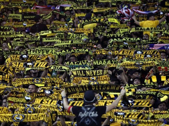 Ultras Malaya chơi đòn cân não với FAM | Báo Pháp Luật TP. Hồ Chí Minh